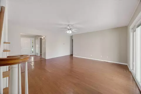 Living - 928 Julian St, Marshfield, MO 65706 photo 4 of 5