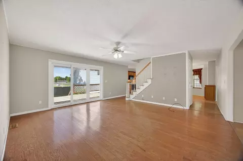 Living - 928 Julian St, Marshfield, MO 65706 photo 2 of 5