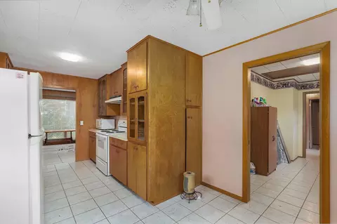 Entry Way - 116 Mcclintic Ave, Forsyth, MO 65653 photo 2 of 2