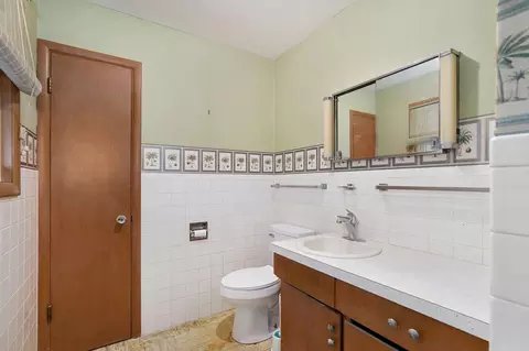 Bath - 116 Mcclintic Ave, Forsyth, MO 65653 photo 3 of 5