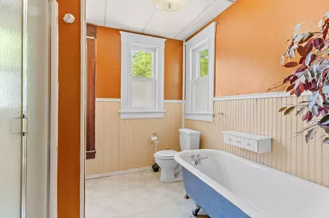 Bath - 2042 N Boonville Ave, Springfield, MO 65803 photo 1 of 4