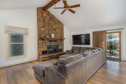 Living - 3267 S Benton Ave, Springfield, MO 65807 photo 2 of 3