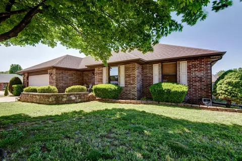 Exterior - 3587 W Shawnee Pl, Springfield, MO 65810 photo 2 of 6