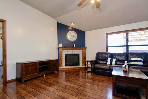Living - 3587 W Shawnee Pl, Springfield, MO 65810 photo 2 of 2