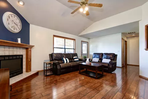 Living - 3587 W Shawnee Pl, Springfield, MO 65810 photo 1 of 2