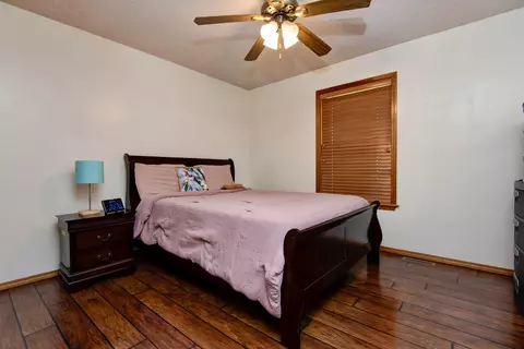 Bedroom - 3587 W Shawnee Pl, Springfield, MO 65810 photo 2 of 2