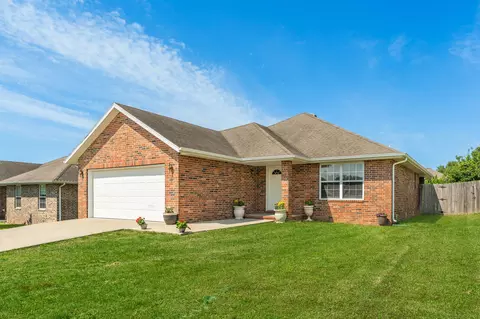 3519 S Glen View Ave, Springfield, MO 65804