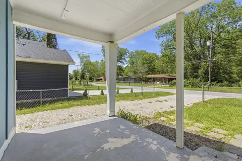 Exterior - 2604 W Calhoun St, Springfield, MO 65802 photo 5 of 8