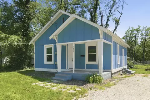 Exterior - 2604 W Calhoun St, Springfield, MO 65802 photo 2 of 8