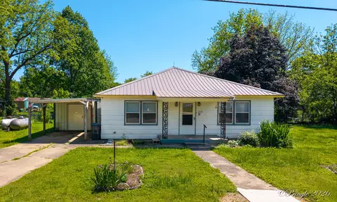 17150 3rd St, Winona, MO 65588