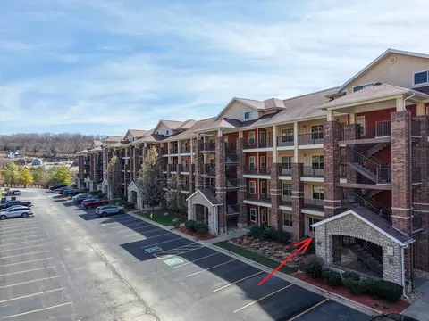 200 Majestic Dr #111, Branson, MO 65616