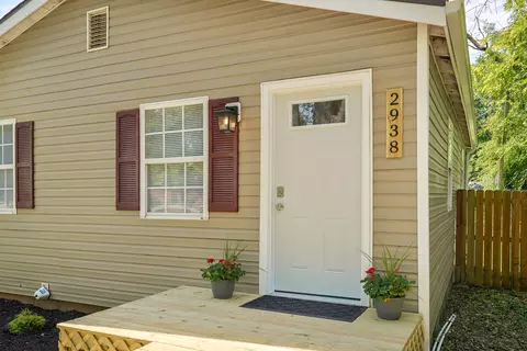 Exterior - 2938 W Grand St, Springfield, MO 65802 photo 3 of 10