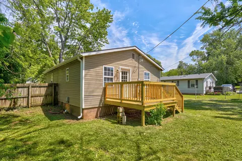 Exterior - 2938 W Grand St, Springfield, MO 65802 photo 9 of 10