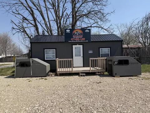 120 N Main St, Seymour, MO 65746