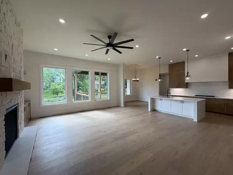 Living - 6039 S Holland Ave, Springfield, MO 65810 photo 3 of 5