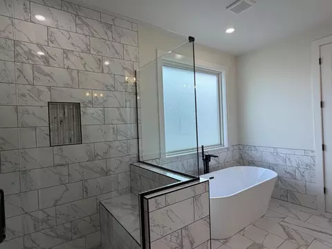 Bath - 6039 S Holland Ave, Springfield, MO 65810 photo 1 of 8