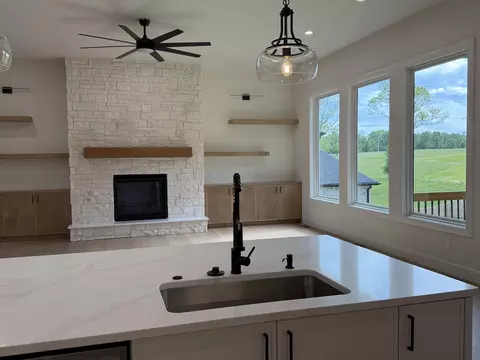Living - 6039 S Holland Ave, Springfield, MO 65810 photo 4 of 5