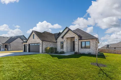 Exterior - 4464 E Lancaster Way, Springfield, MO 65802 photo 4 of 10