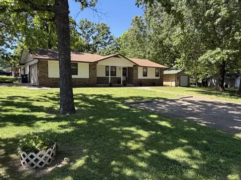 2102 Lexington Ave, West Plains, MO 65775