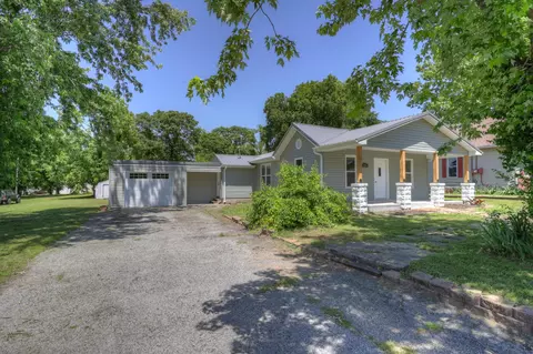416 E 4th St, Baxter Springs, KS 66713
