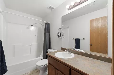Bath - 4439 W Normal St, Springfield, MO 65802 photo 2 of 2