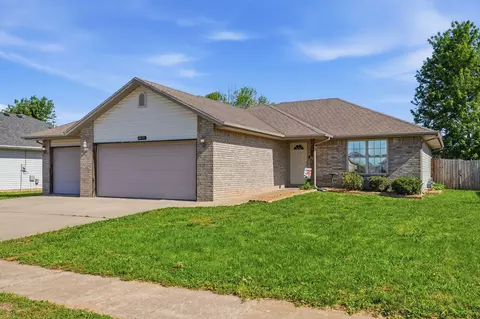 4439 W Normal St, Springfield, MO 65802