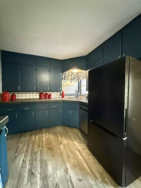 Kitchen - 1858 S Franklin Ave, Springfield, MO 65807 photo 2 of 4