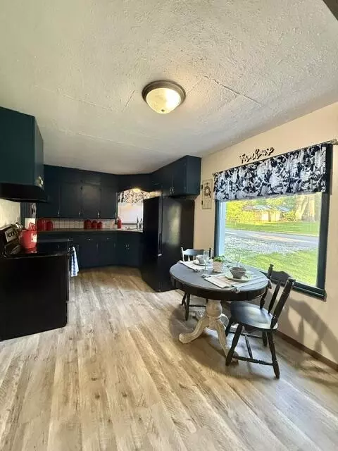 Kitchen - 1858 S Franklin Ave, Springfield, MO 65807 photo 1 of 4
