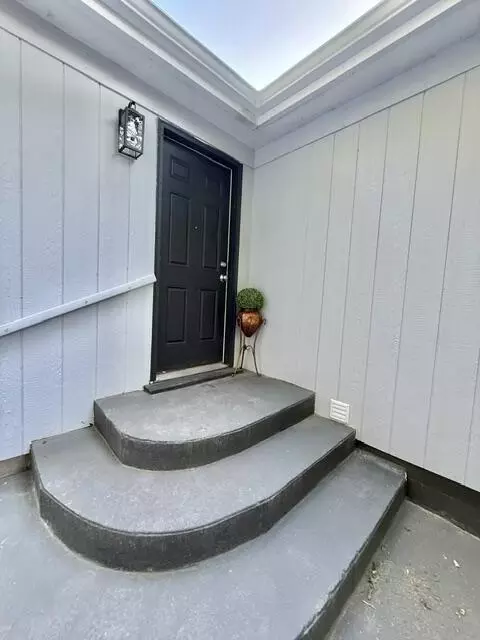 Exterior - 1858 S Franklin Ave, Springfield, MO 65807 photo 3 of 6