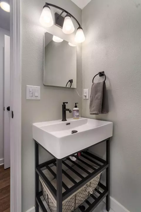 Bath - 1029 E Seminole St, Springfield, MO 65807 photo 2 of 3