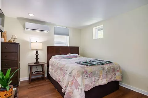 Bedroom - 1029 E Seminole St, Springfield, MO 65807 photo 3 of 4