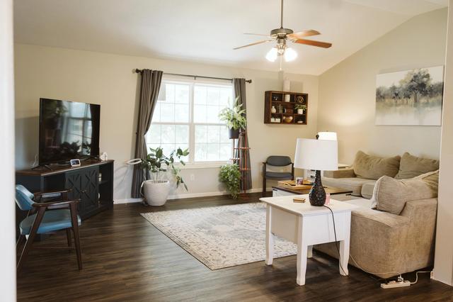 1637 E 541st Rd, Brighton, MO 65617