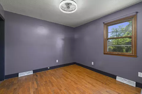 Bedroom - 11582 Nevada St, Weaubleau, MO 65774 photo 2 of 2
