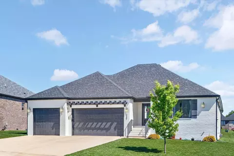 Exterior - 4447 E Kenwood Dr, Springfield, MO 65802 photo 3 of 6