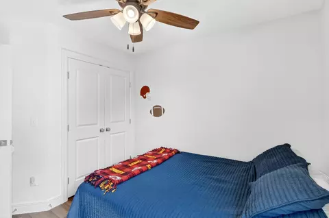 Bedroom - 4447 E Kenwood Dr, Springfield, MO 65802 photo 5 of 6