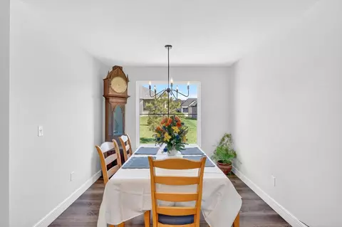 Dining - 4447 E Kenwood Dr, Springfield, MO 65802 photo 1 of 2