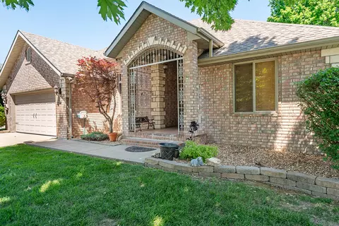 260 Steury Rd, Springfield, MO 65809