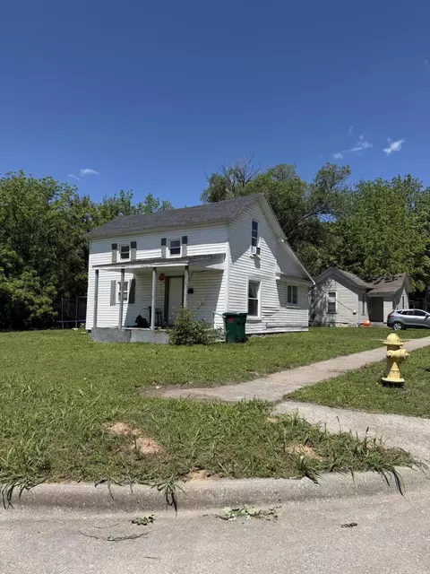 2003 N Howard Ave, Springfield, MO 65803