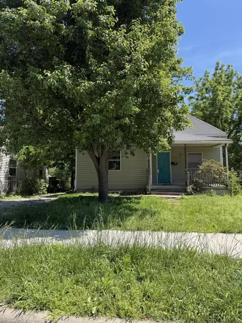 2010 N Rogers Ave, Springfield, MO 65803