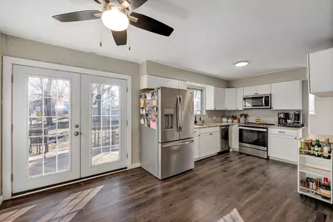 Kitchen - 1146 S John Ave, Springfield, MO 65804 photo 1 of 3