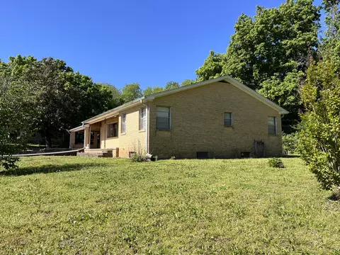 Exterior - 275 S 3rd St, Mammoth Spring, AR 72554 photo 7 of 18