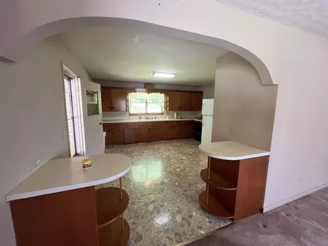 Kitchen - 275 S 3rd St, Mammoth Spring, AR 72554 photo 1 of 3