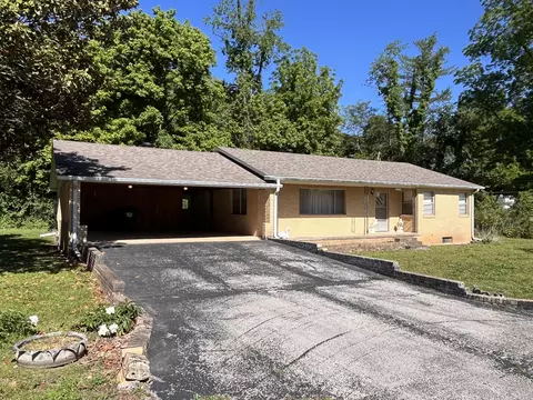 Exterior - 275 S 3rd St, Mammoth Spring, AR 72554 photo 3 of 18
