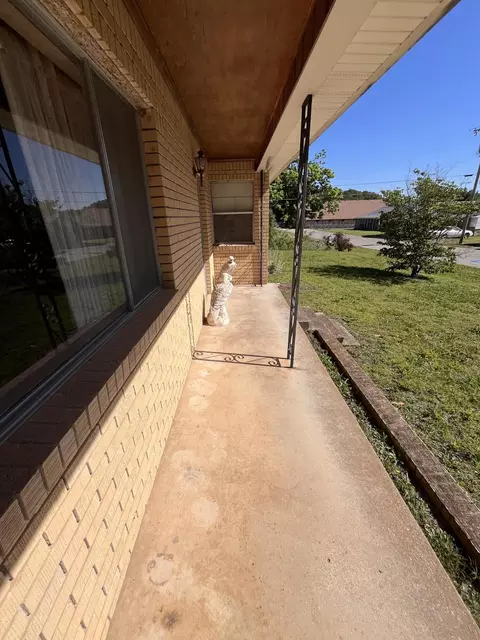 Exterior - 275 S 3rd St, Mammoth Spring, AR 72554 photo 16 of 18
