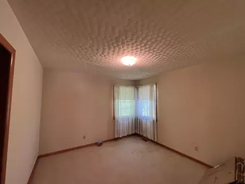 Bedroom - 275 S 3rd St, Mammoth Spring, AR 72554 photo 3 of 6