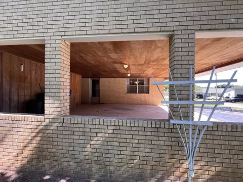Exterior - 275 S 3rd St, Mammoth Spring, AR 72554 photo 11 of 18
