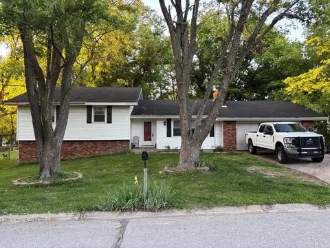 1011 W Crestview Ln, Republic, MO 65738