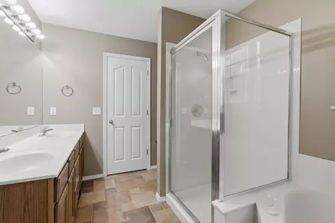 Bath - 111 Miller Way, Monett, MO 65708 photo 4 of 7