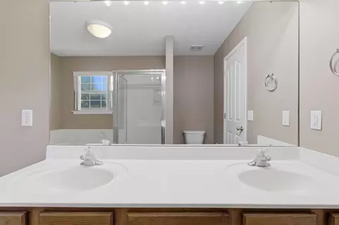 Bath - 111 Miller Way, Monett, MO 65708 photo 5 of 7