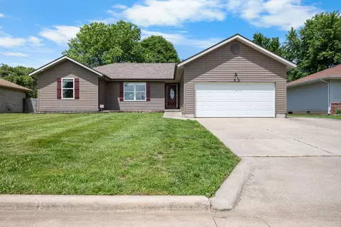 400 Jennifer Ln, Rogersville, MO 65742